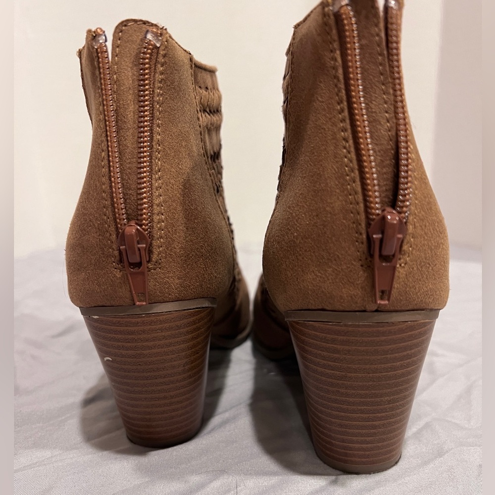 Maurice Women’s Boho Western Woven Brown Block Heel Ankle Booties Faux Leather 8 - Picture 6 of 10